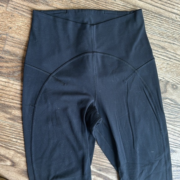 Lululemon high-rise cropped leggings black yoga size 4 EUC - Picture 2 of 5